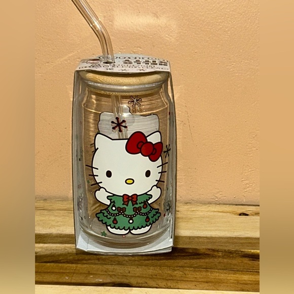Hello Kitty Christmas Tumbler with Bamboo Lid + Glass Straw made by Sanrio. NWTS - Picture 6 of 7
